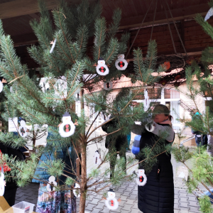 Zdobení stromku v Domě kněžny Emmy